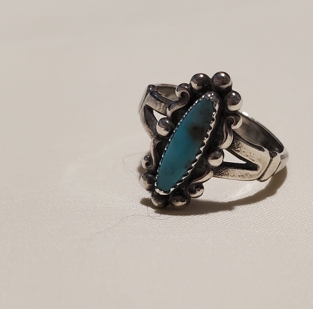 LADIES TURQUOISE, STERLING SILVER RING